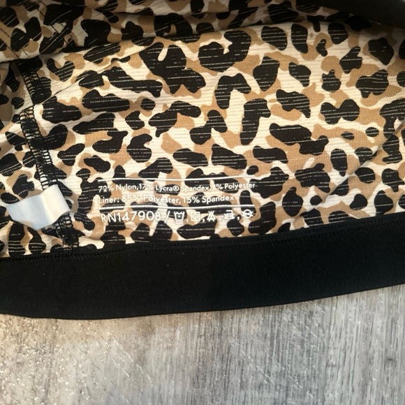 Outdoor Voices SweatTech Crop/Sports Bra size Small - Picture 4 of 6